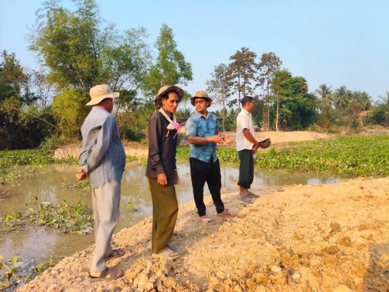 អភិបាល​ស្រុក​ឈូក ចុះ​ពិនិត្យ​សកម្មភាព​ស្ដារ​ប្រឡាយទឹក​ក្នុង​ឃុំ​ចំនួន​ពីរ ដើម្បី​ធានា​ការផ្គត់ផ្គង់​ទឹក​កសិកម្ម​ជូន​ពលរដ្ឋ​